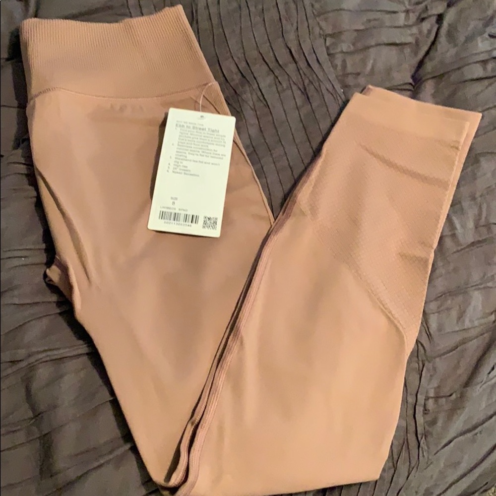 NWT LuluLemon Ebb to Street Tight